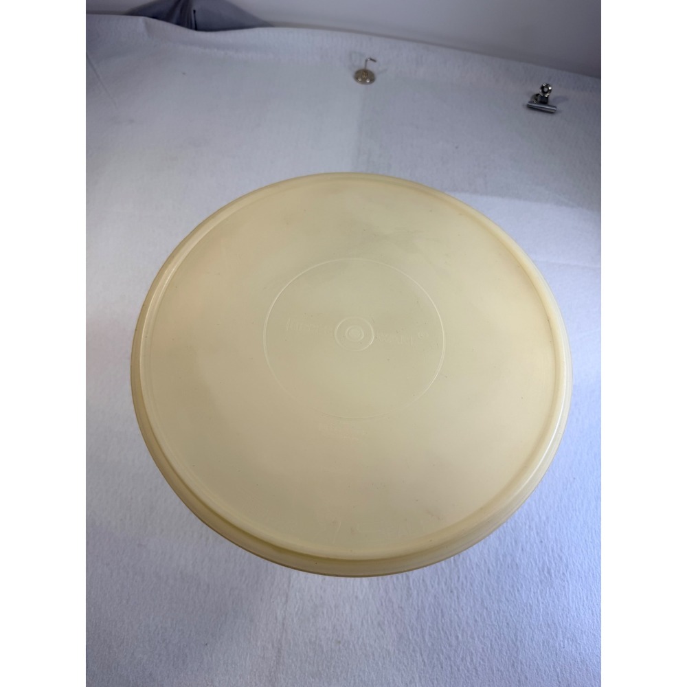 Vintage Tupperware 274-1 Round Cake Taker Keeper Carrier 12" Almond Cream